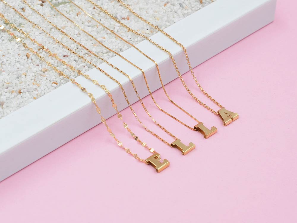 Colgante Letra Oro 18k