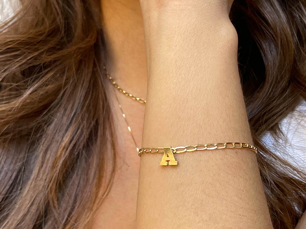 Pulsera con Colgante Letra Oro 18k