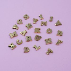 Colgante de Letras Oro 18k Amarillo