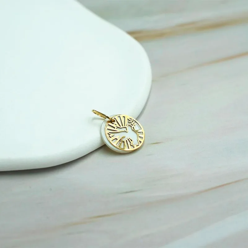 Colgante Espíritu Santo de Oro Amarillo 18k y Nacar