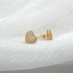 Aro Corazon Circones de oro amarillo 18k. Modelo femenino, un regalo perfecto.
