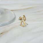Aro con forma de corazon, de oro amarillo 18k genuino con circones. El regalo perfecto.