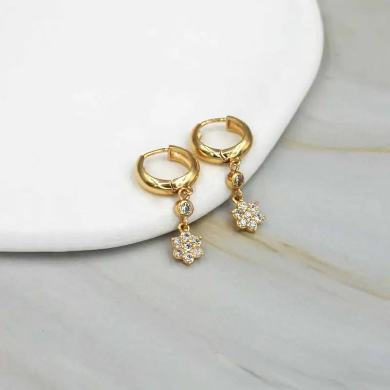 Aros dorados 18 quilates – alta joyería chilena Ella Joyas
