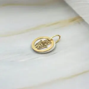 Colgante Mano de Fátima Nacar Oro 18k