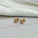 Aros Punto de Luz de Oro Amarillo 18K de 6 mm con circon y broche de tornillo