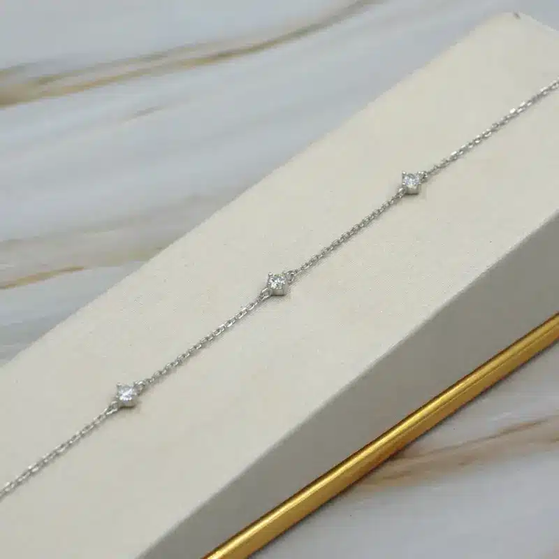 Pulsera de plata 925 italiana con tres moissanitas de 0.30 CT total y diseño minimalista