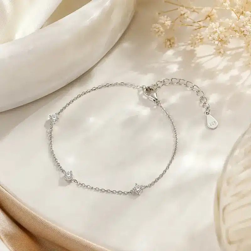 Pulsera Luz Moissanite 0.30 CT de plata 925 italiana con baño de rodio y tres puntos de luz